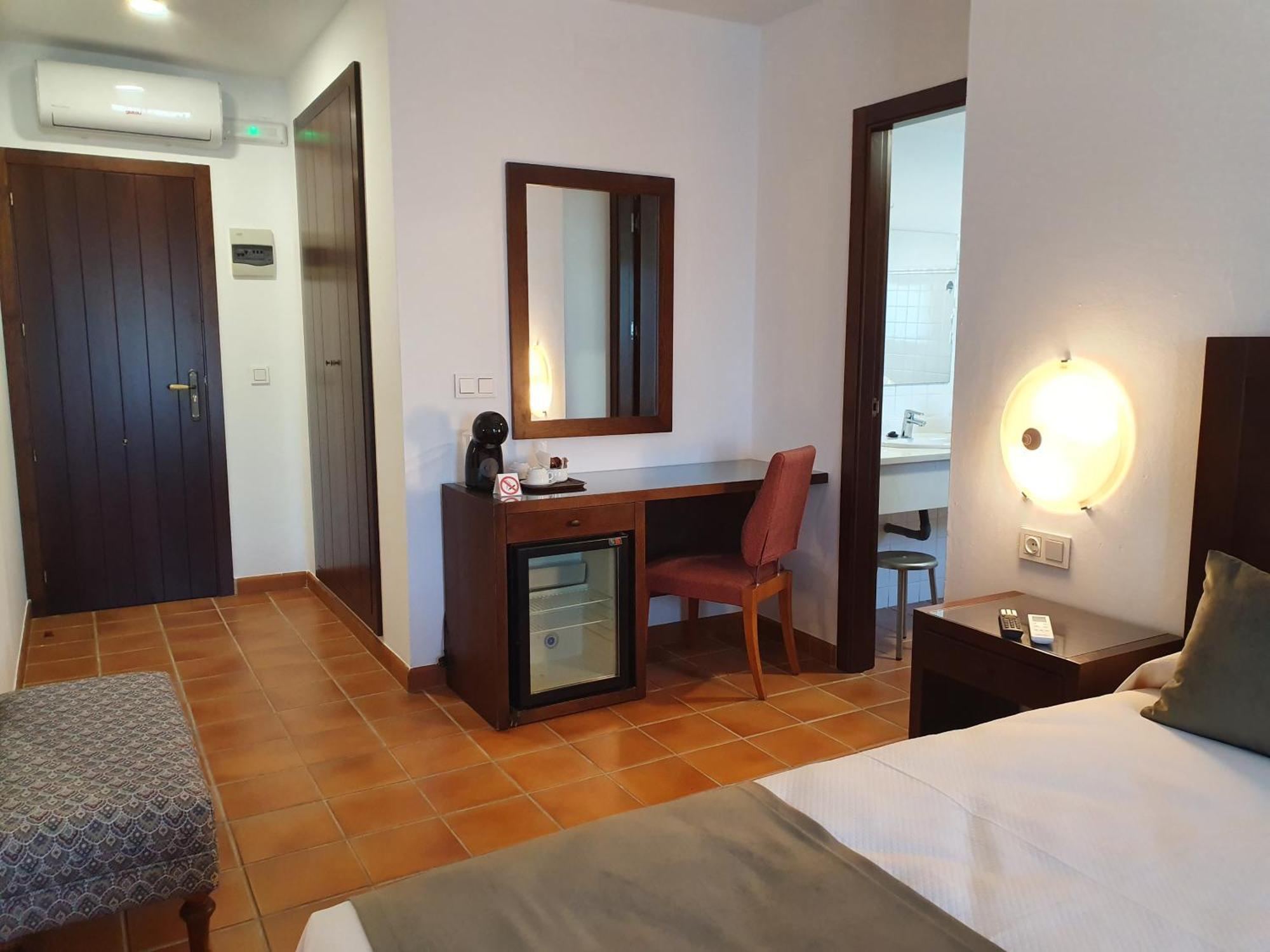 Hotel-Restaurante Casa Garcia 阿尔莫纳斯特尔拉雷亚尔 外观 照片