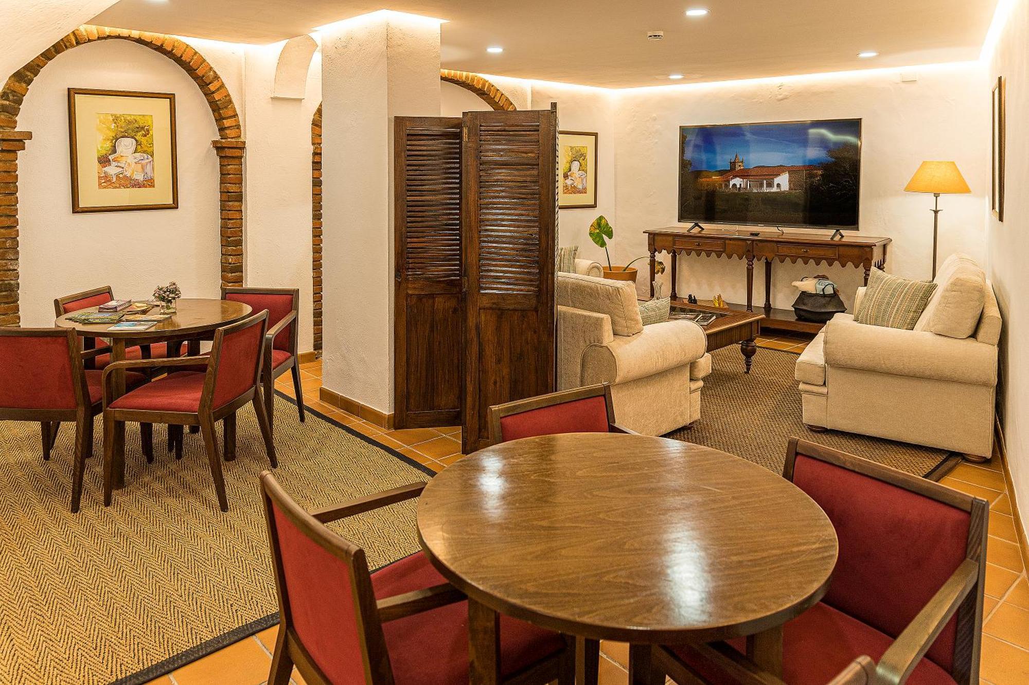 Hotel-Restaurante Casa Garcia 阿尔莫纳斯特尔拉雷亚尔 外观 照片